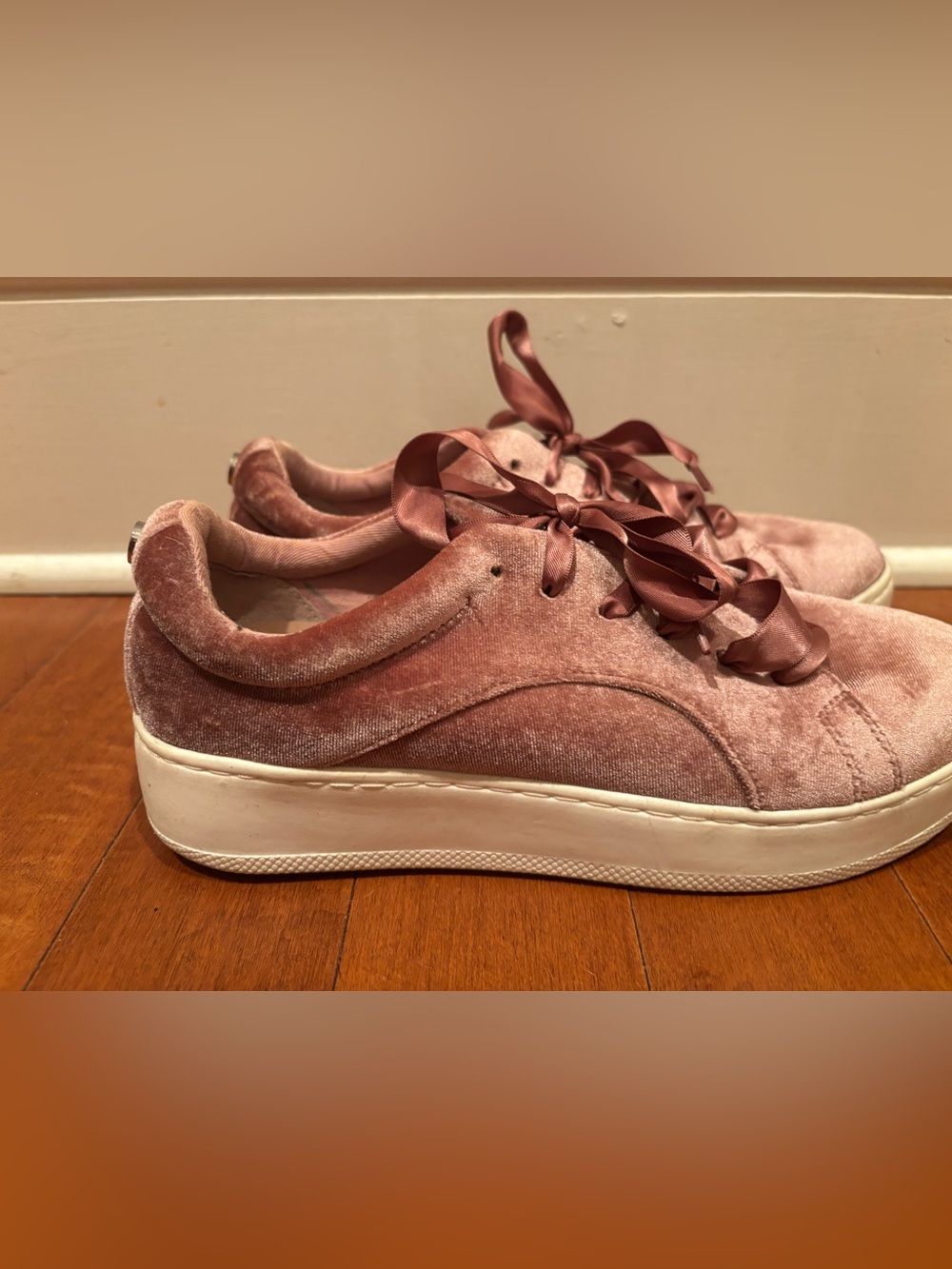 Steve Madden Pink Velvet Bardia Sneakers size 8